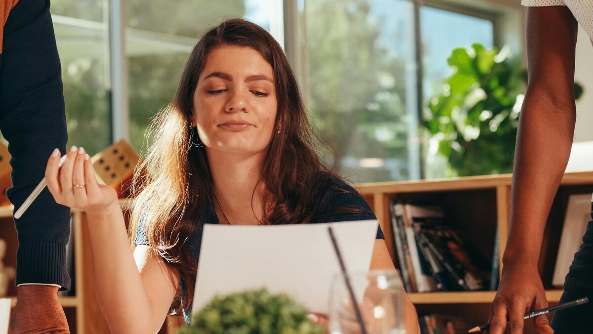 lady on laptop