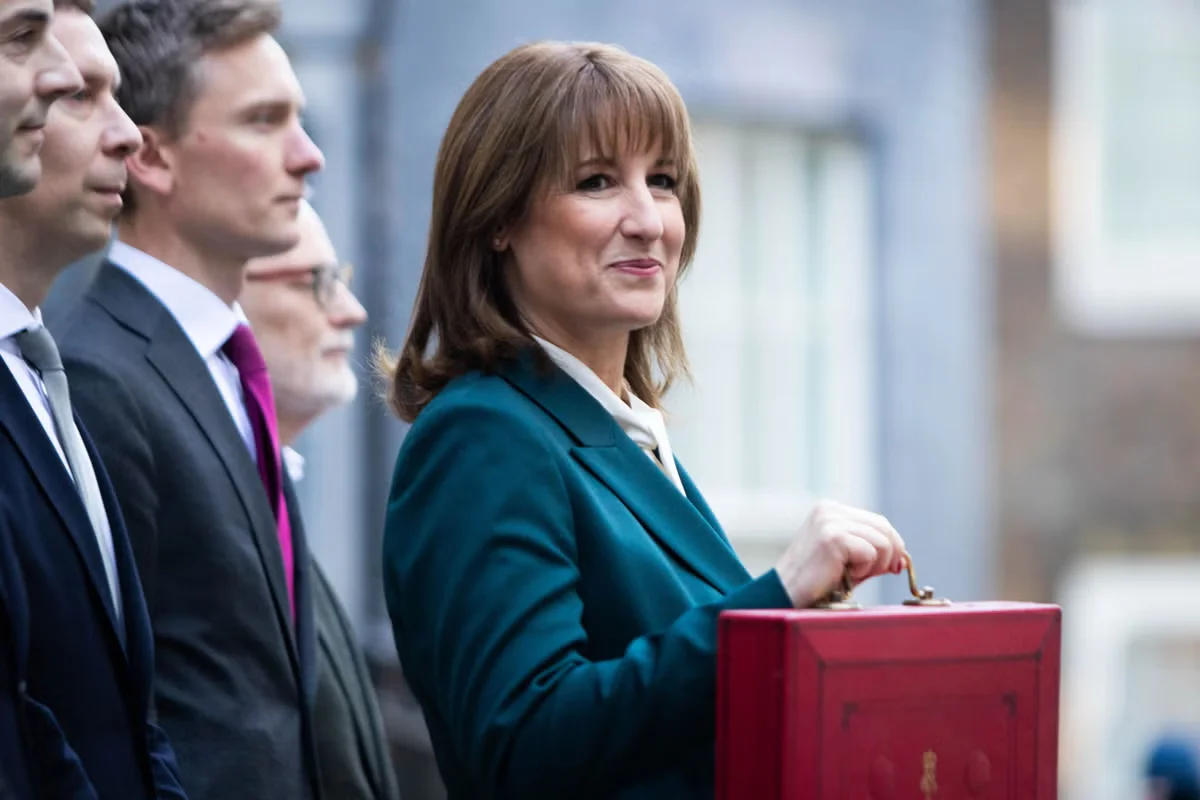 Freezing UK Tax Thresholds Affects Workers’ Finances