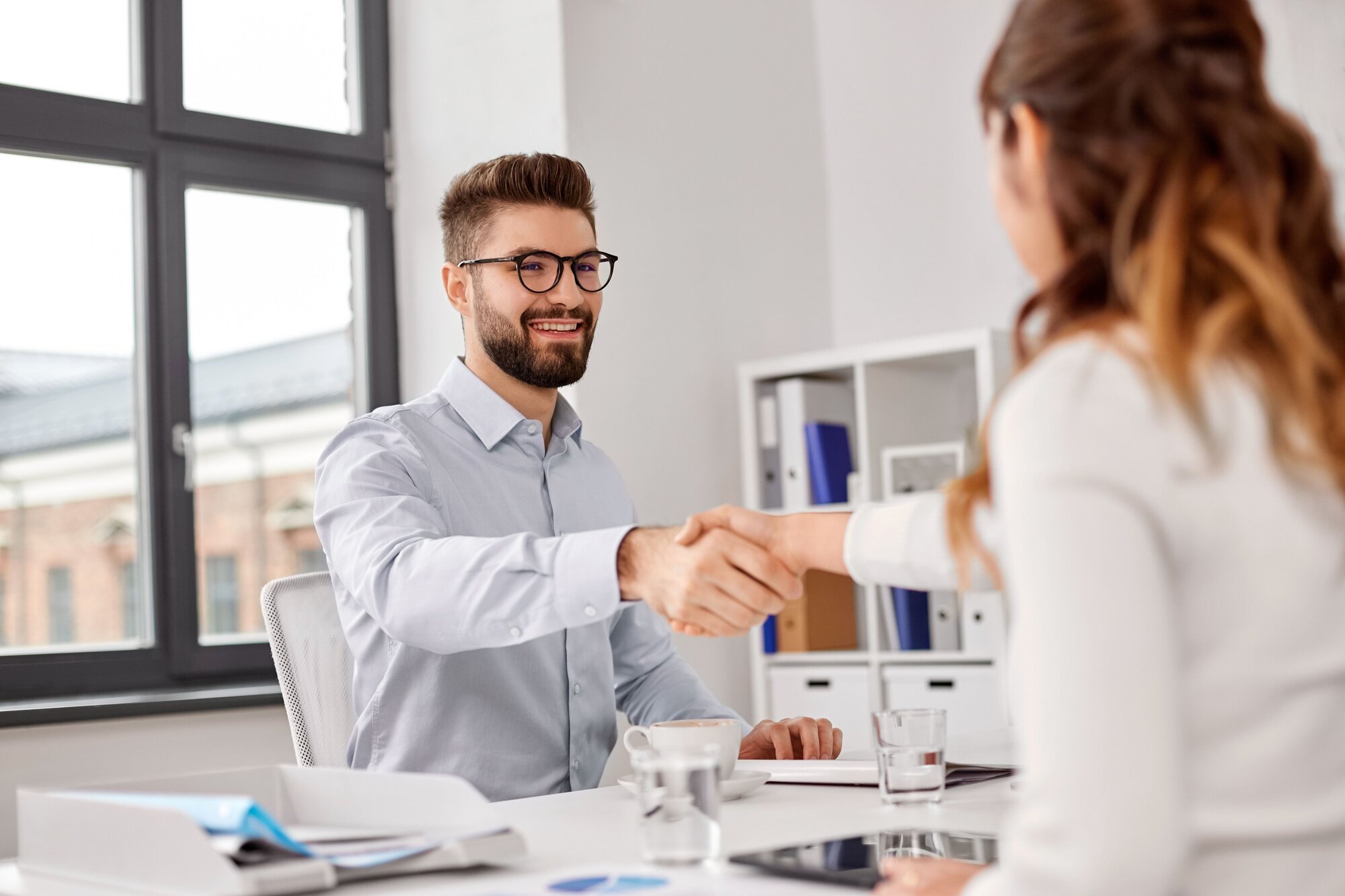 How Sole Traders Can Effectively Hire and Manage Helpers for Growth