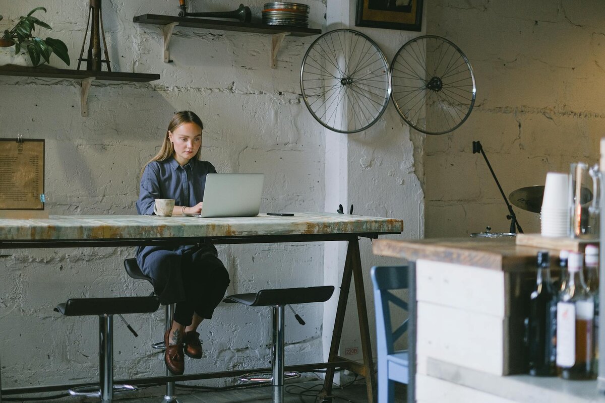 woman on laptop