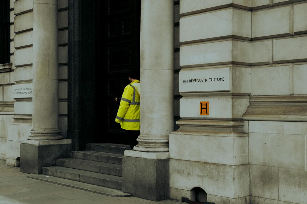How HMRC Uses AI to Spot Tax Issues