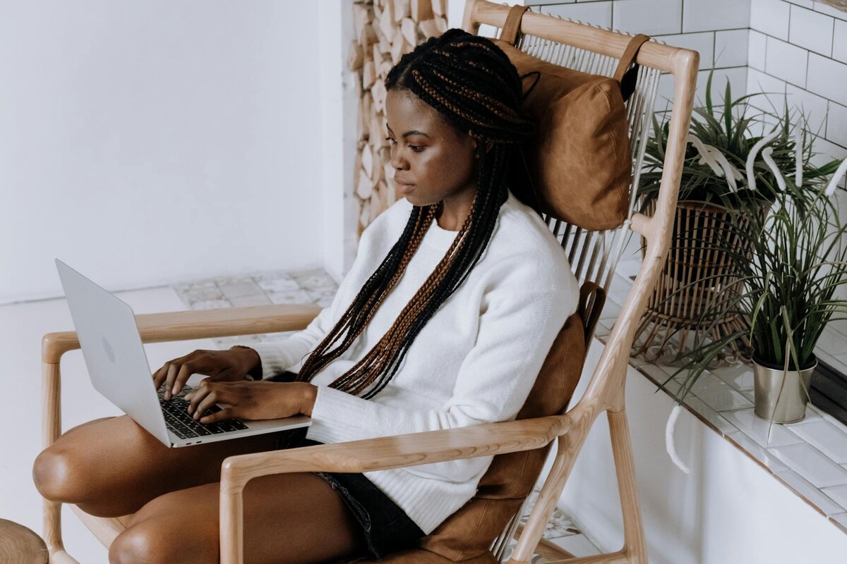 woman on laptop