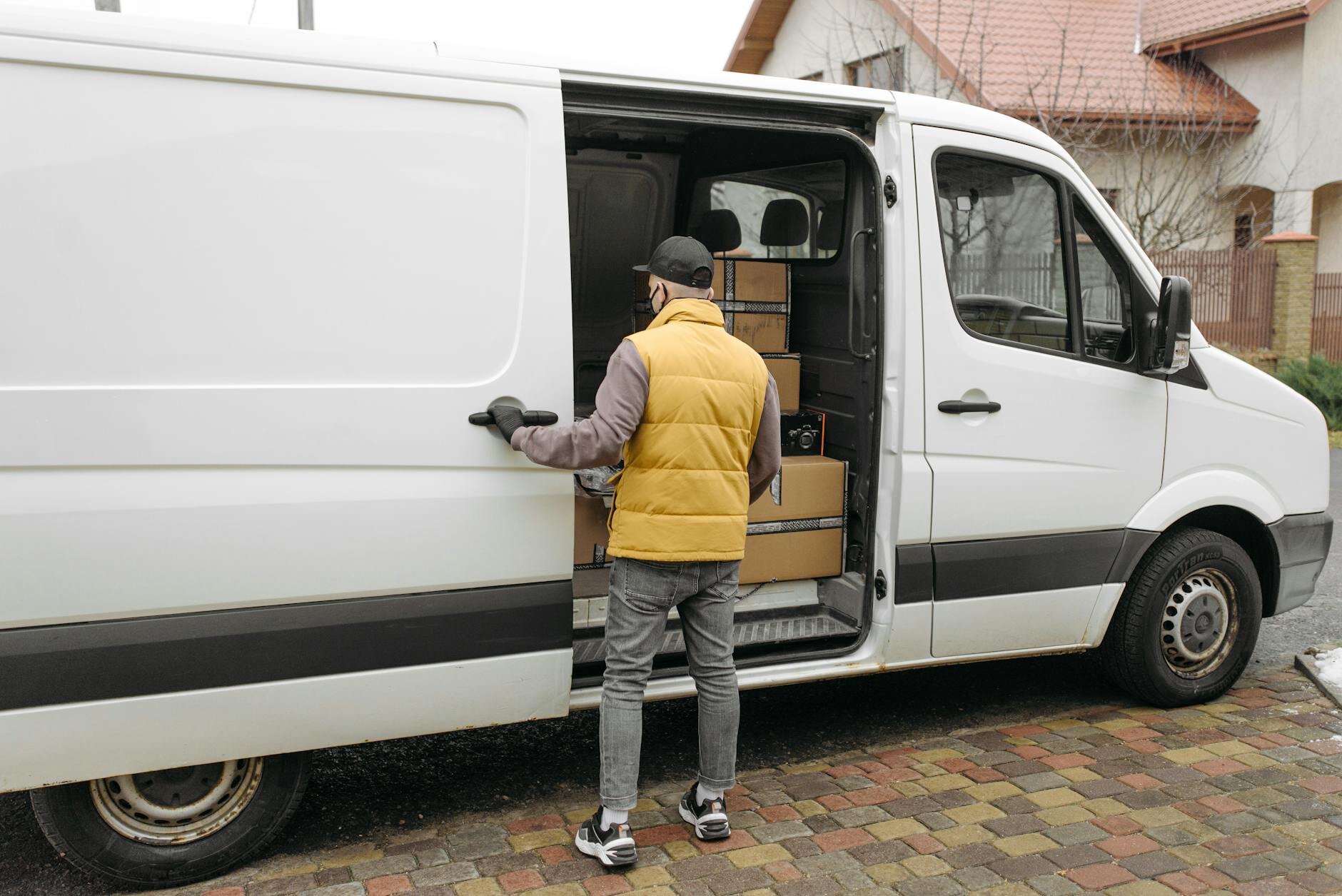 HMRC Mileage Rates 2025/26 (and the 2026/27 Increase): How to Claim as Self-Employed
