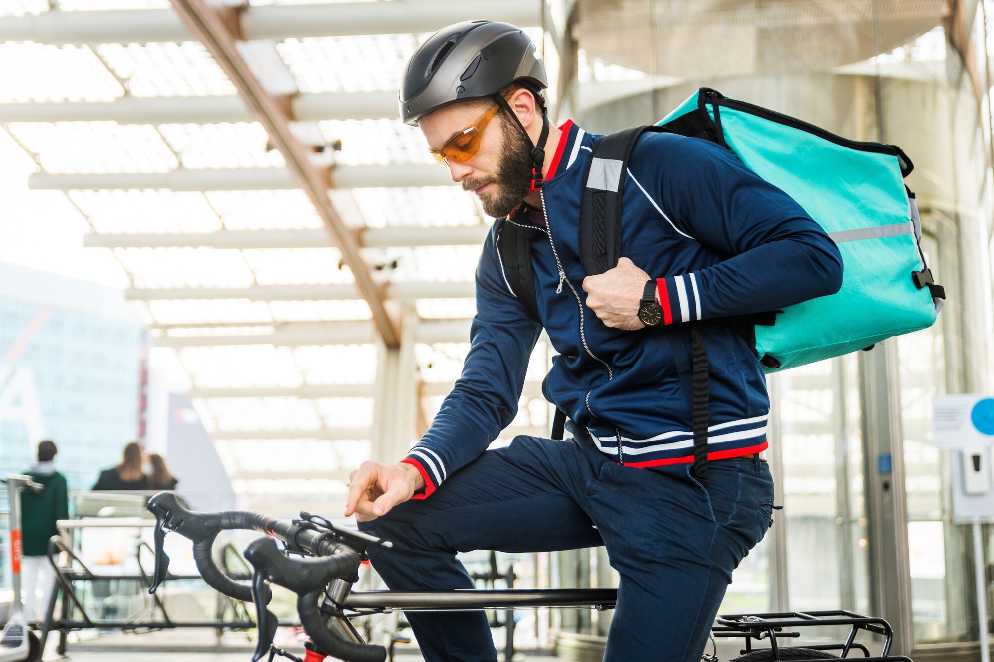 How Side Gigs Affect Your Taxes in the UK