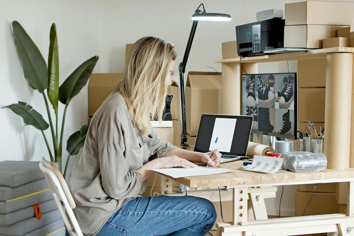 How Much Can You Earn from a Side Hustle Before Paying Tax in the UK?