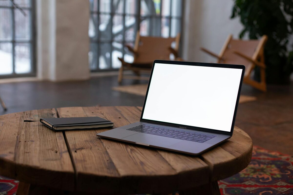 laptop on desk 